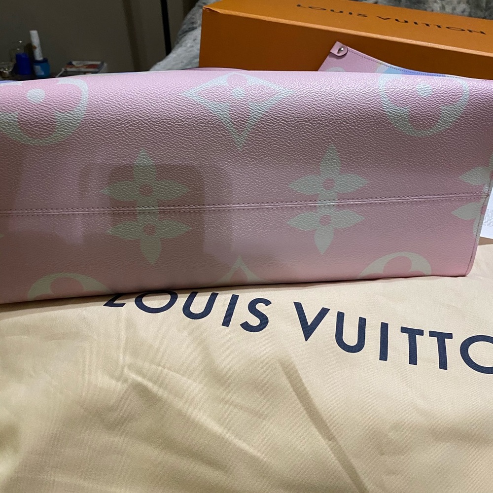Louis Vuitton onthego - Picture 4 of 8
